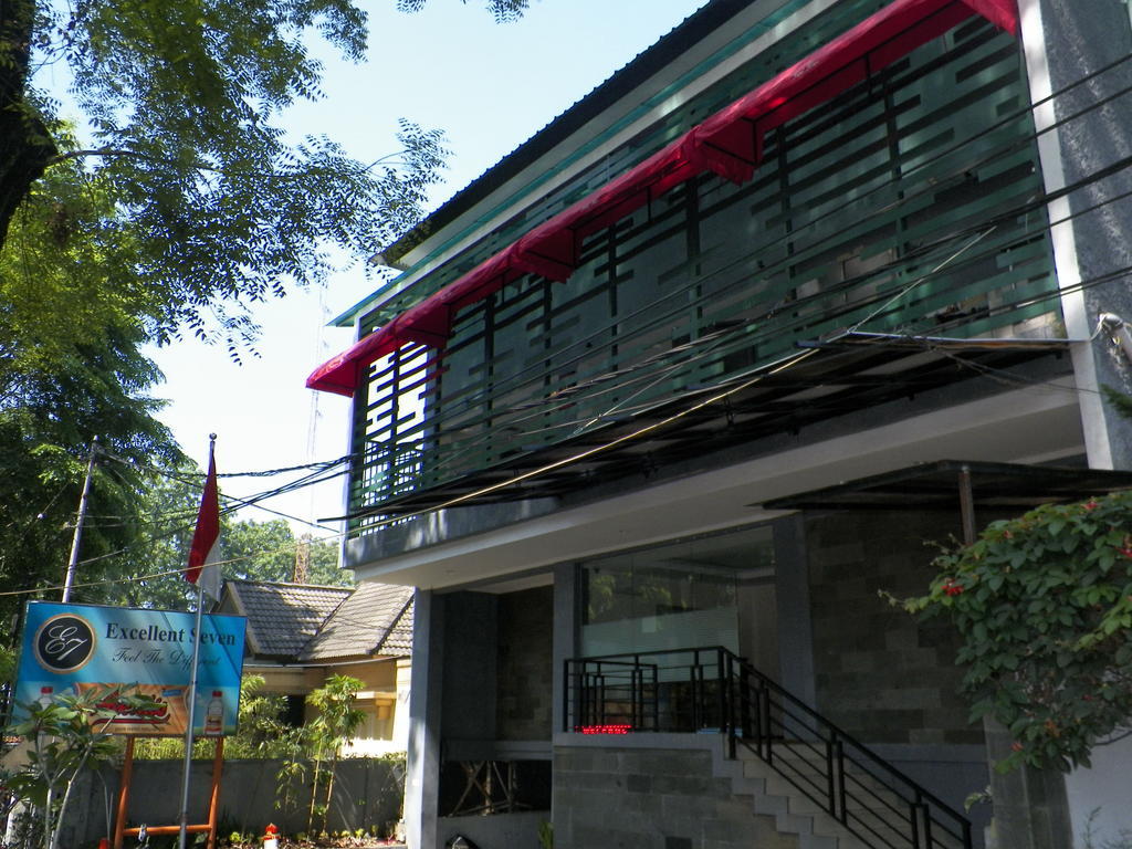 Excellent Seven Boutique Hotel Bandung Bagian luar foto
